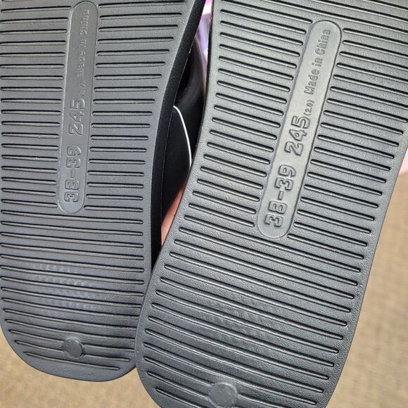 Brand New Sanrio Kuromi Black Heart Slippers Size: US 8 - Picture 10 of 10